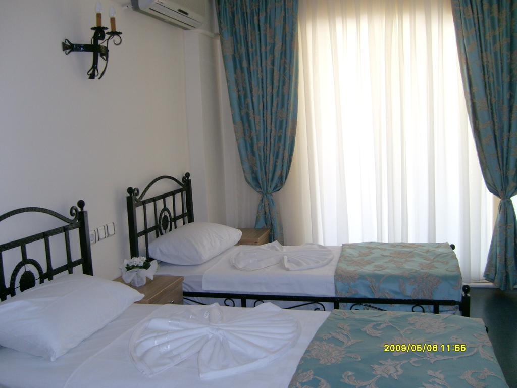 Angels Inn מרמריס מראה חיצוני תמונה