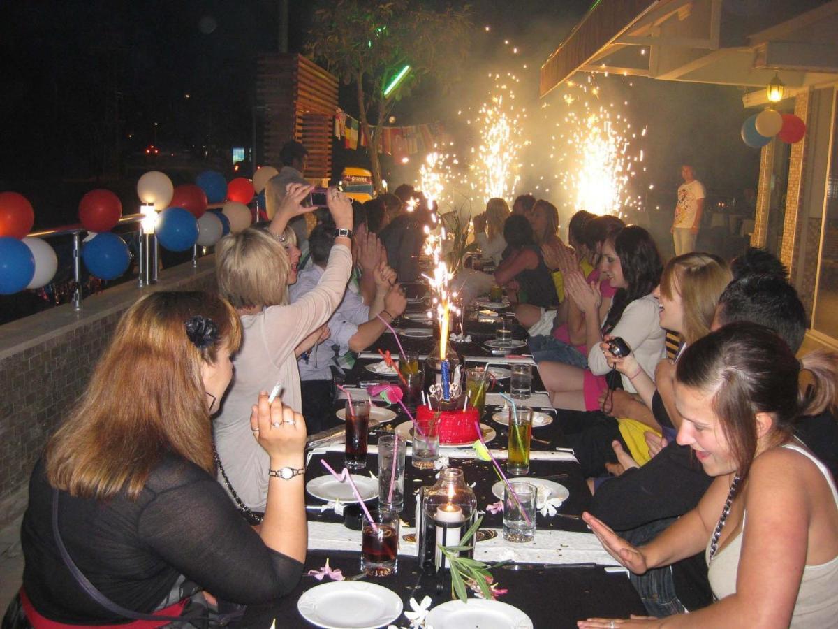 Angels Inn מרמריס מראה חיצוני תמונה
