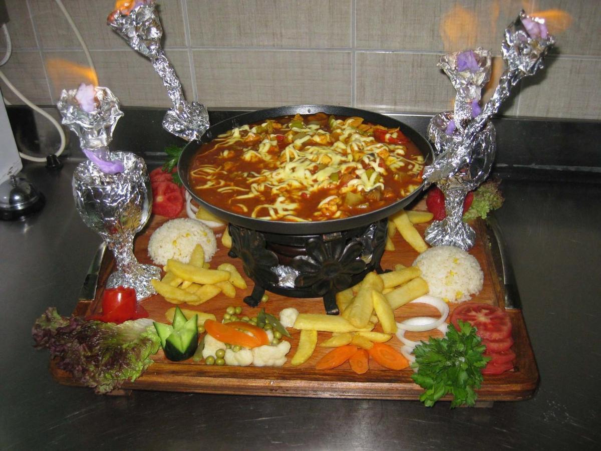 Angels Inn מרמריס מראה חיצוני תמונה