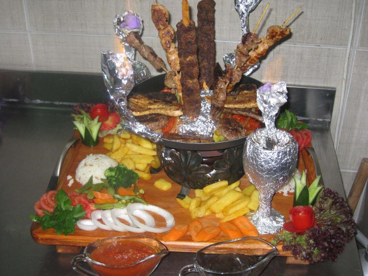 Angels Inn מרמריס מראה חיצוני תמונה